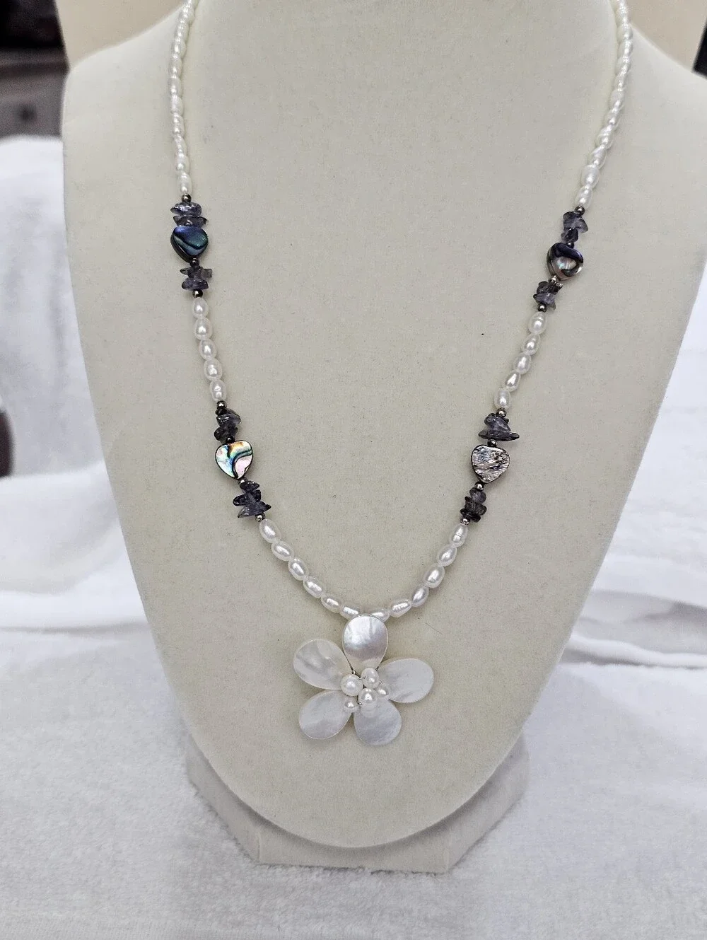 Artisan Pearl Necklace With Amethyst Accents & 925 Grey Pearl Earrings - Picture 6 of 15
